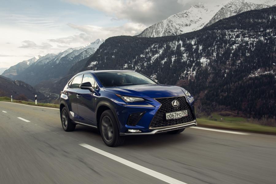  Lexus NX300 F-Sport 2017 года  (WW) (фото 35 из 43)